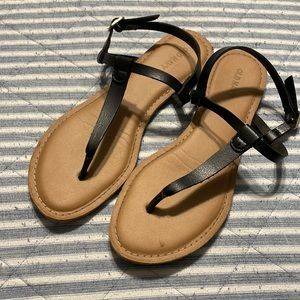 🔵2 for $16 bundle! Old Navy Black Thong Style Sandals